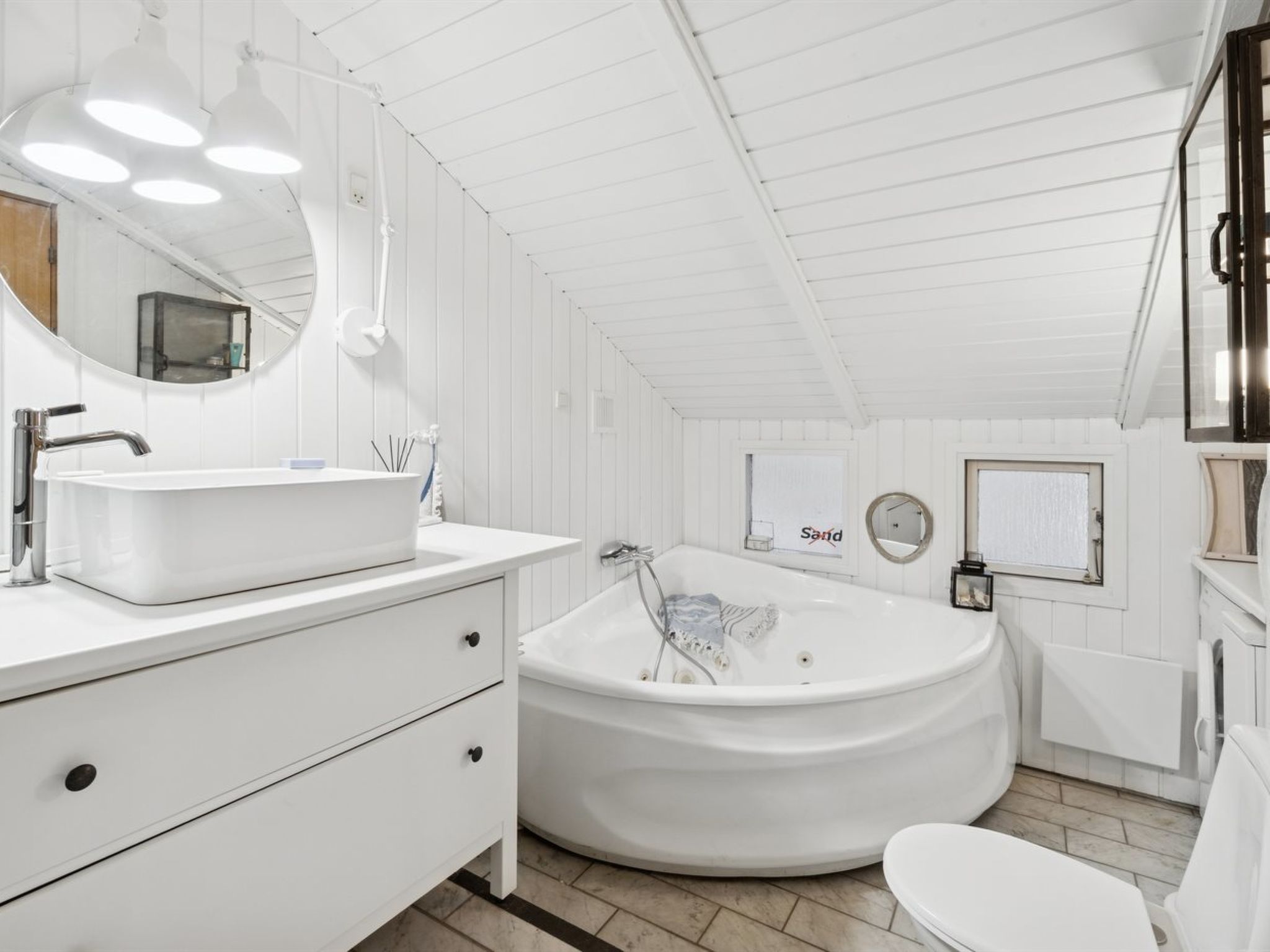 Bathroom / Wellness