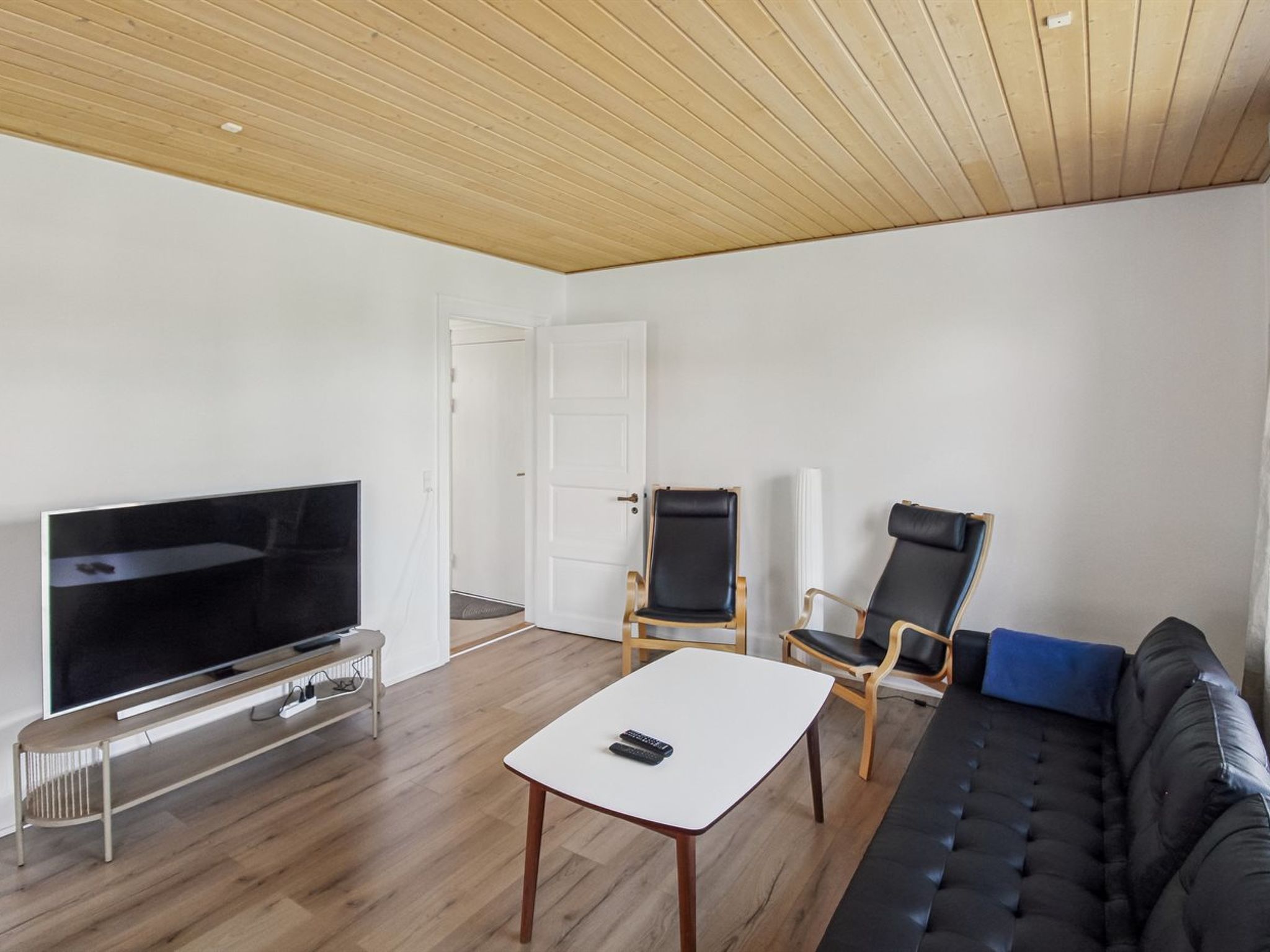 "Toivo" - 300m from the sea - Binnen