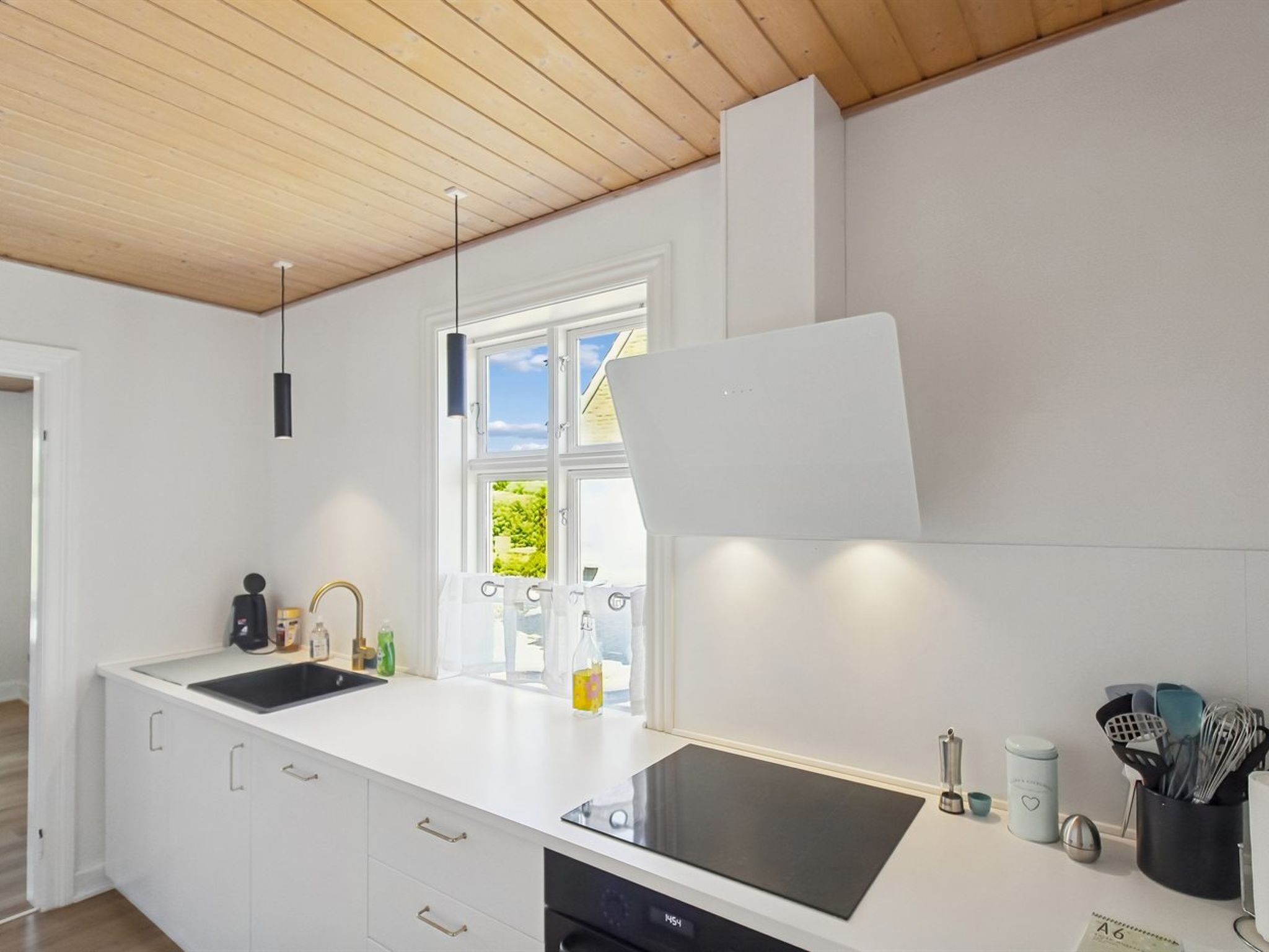 "Toivo" - 300m from the sea - Binnen