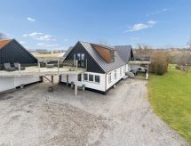 4-persoons appartement met zeezicht in Svaneke - thumbnail 1