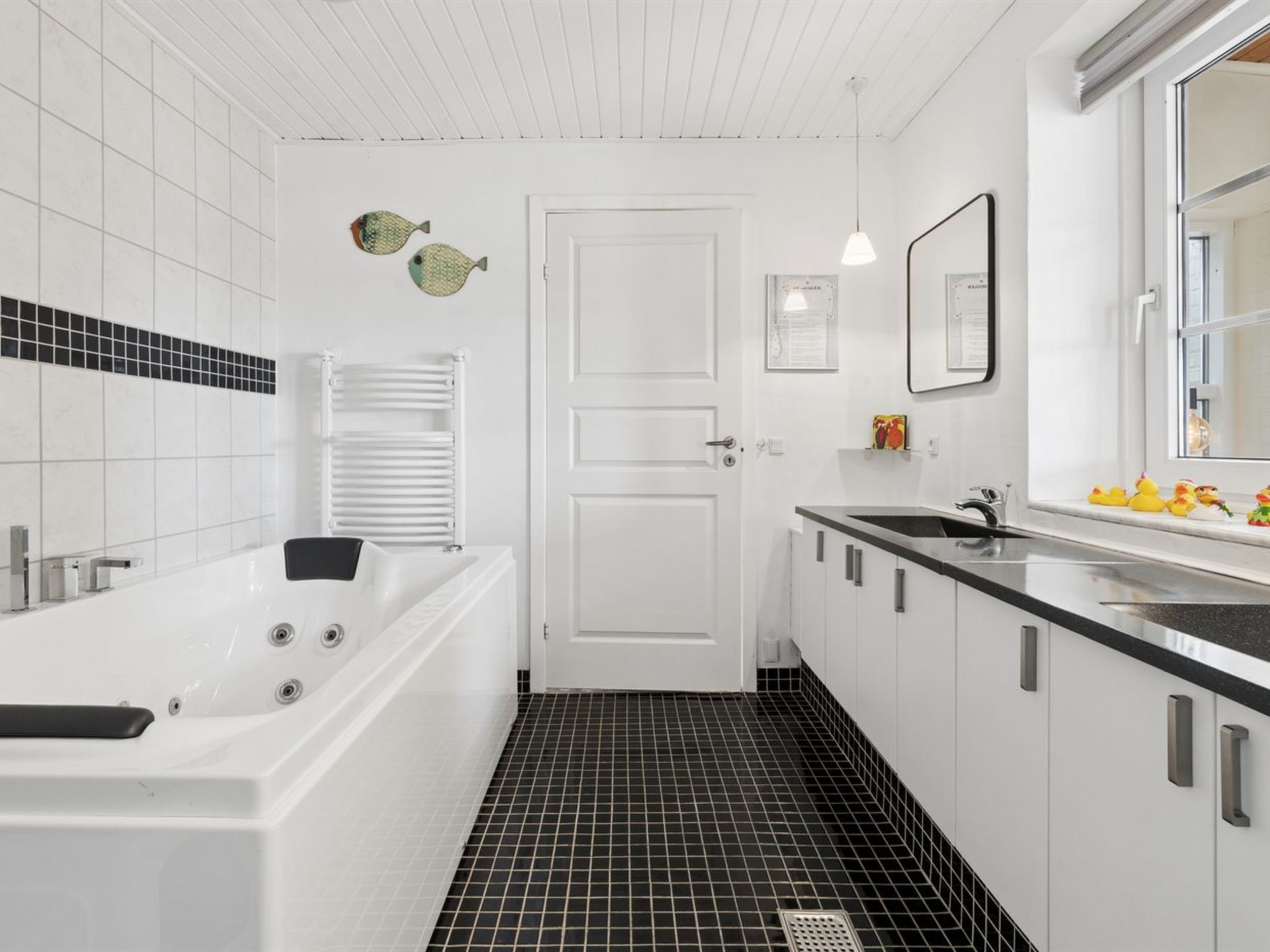 Sfeervol vakantiehuis met open haard in Østermarie - foto 25