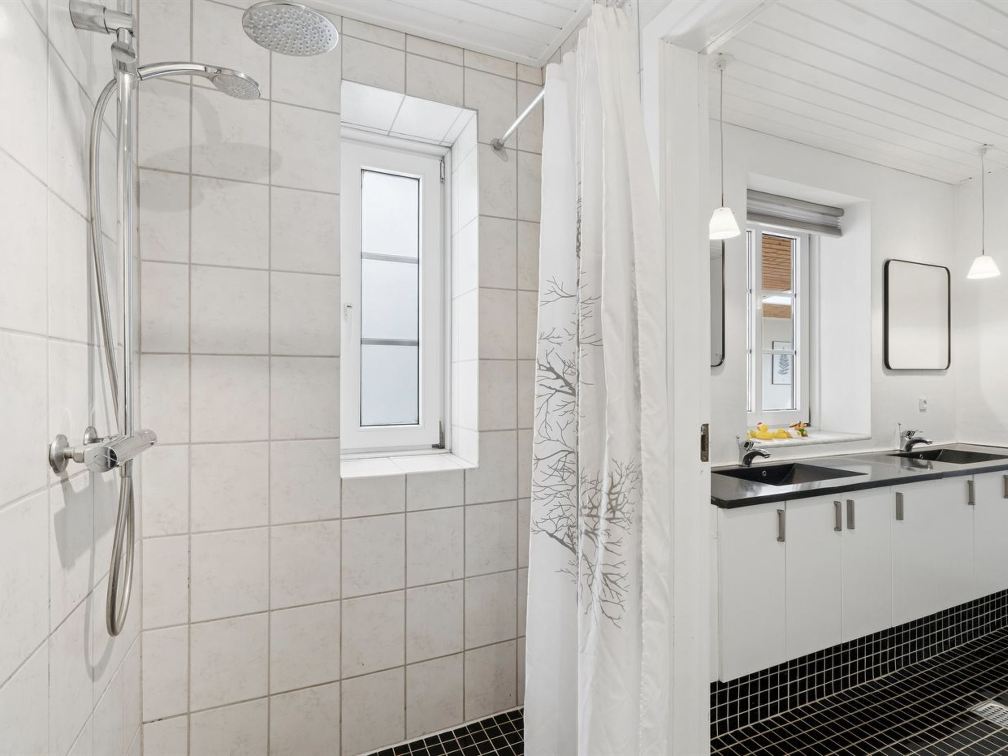 Sfeervol vakantiehuis met open haard in Østermarie - foto 26