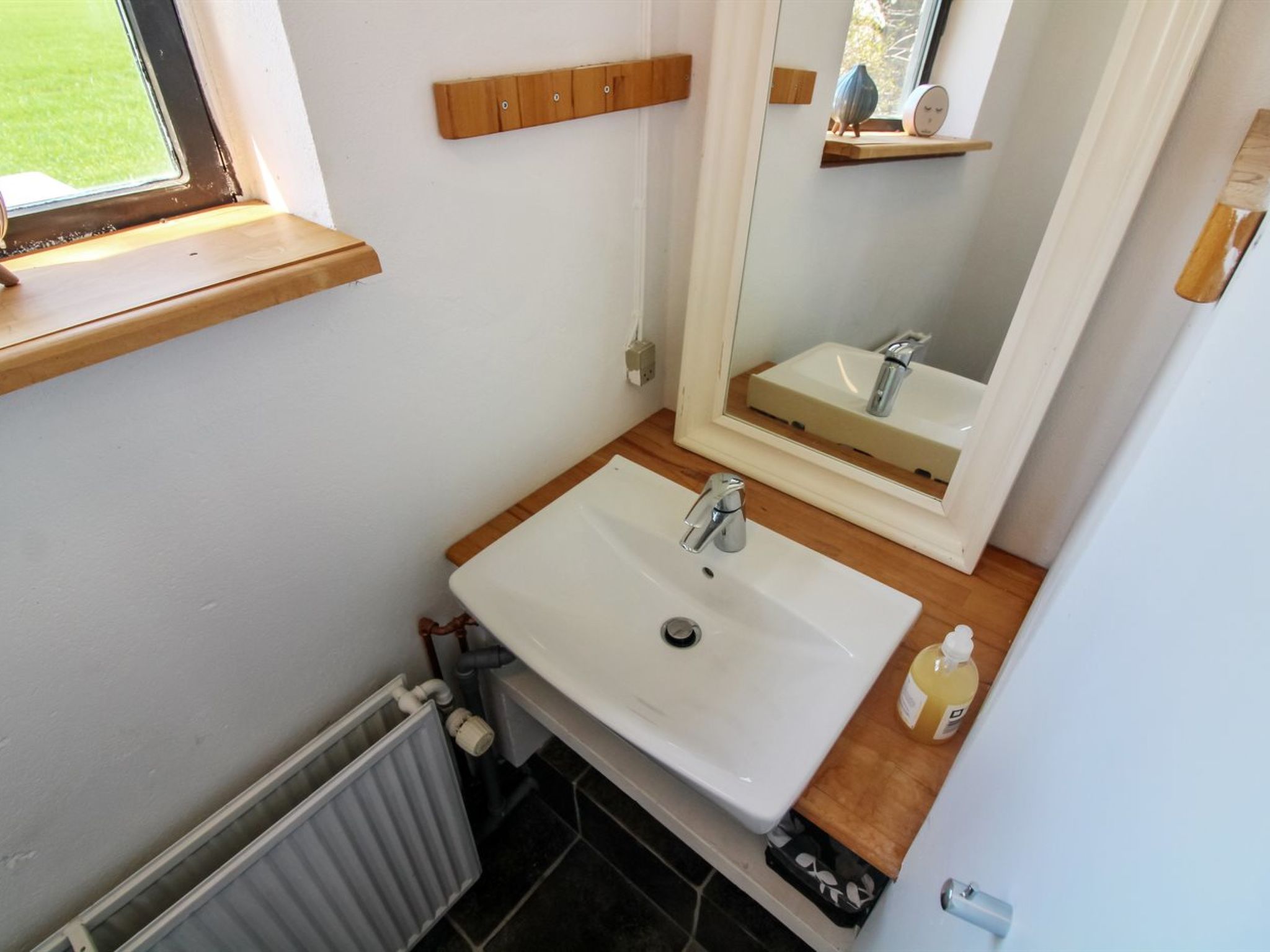 Sfeervol vakantiehuis met open haard in Østermarie - foto 27