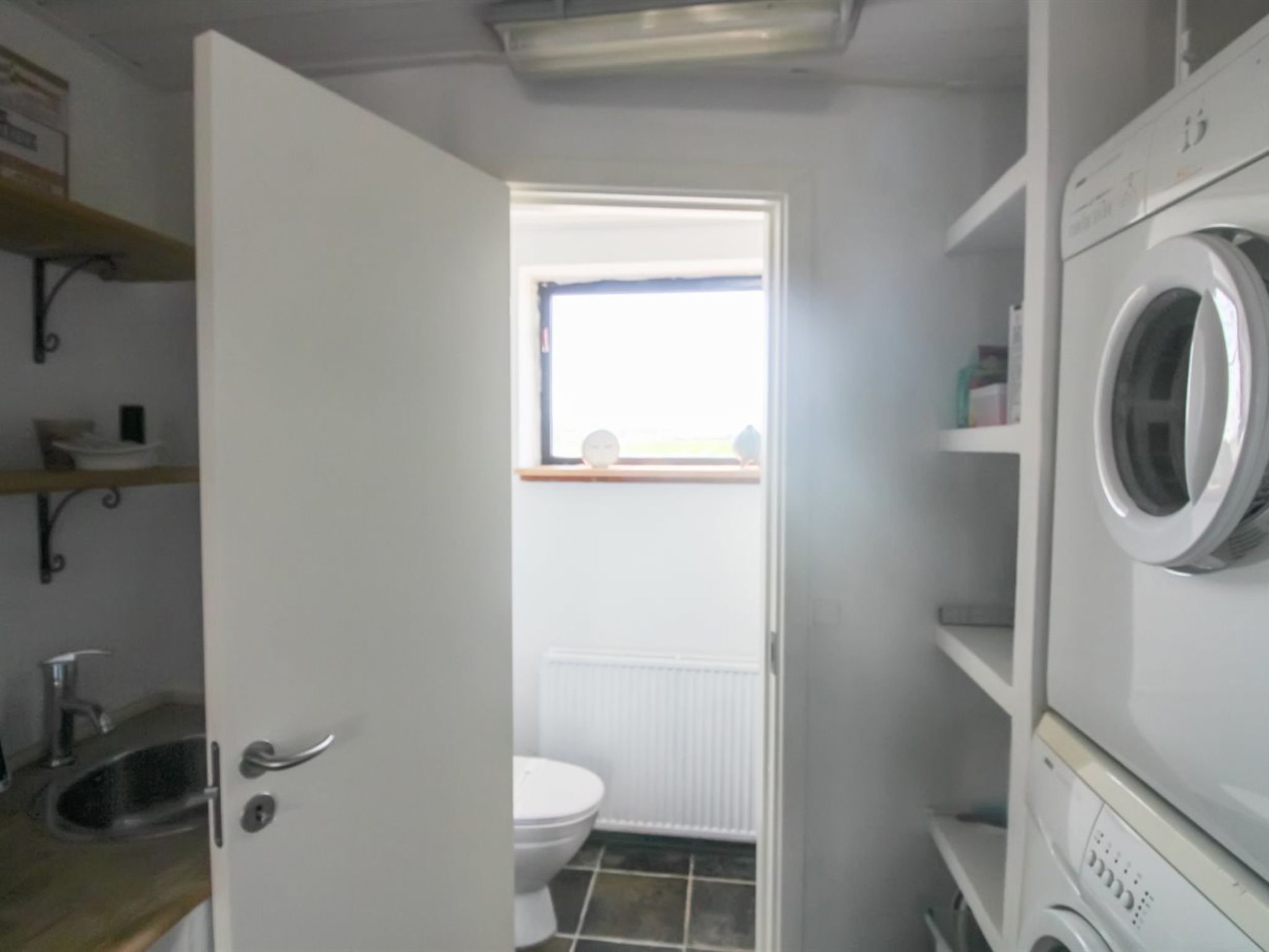Sfeervol vakantiehuis met open haard in Østermarie - foto 28