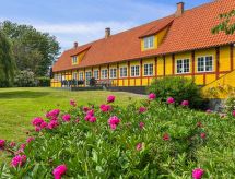 Historisch vakantiehuis Garbine nabij zee op Bornholm voor 10 personen - thumbnail 1