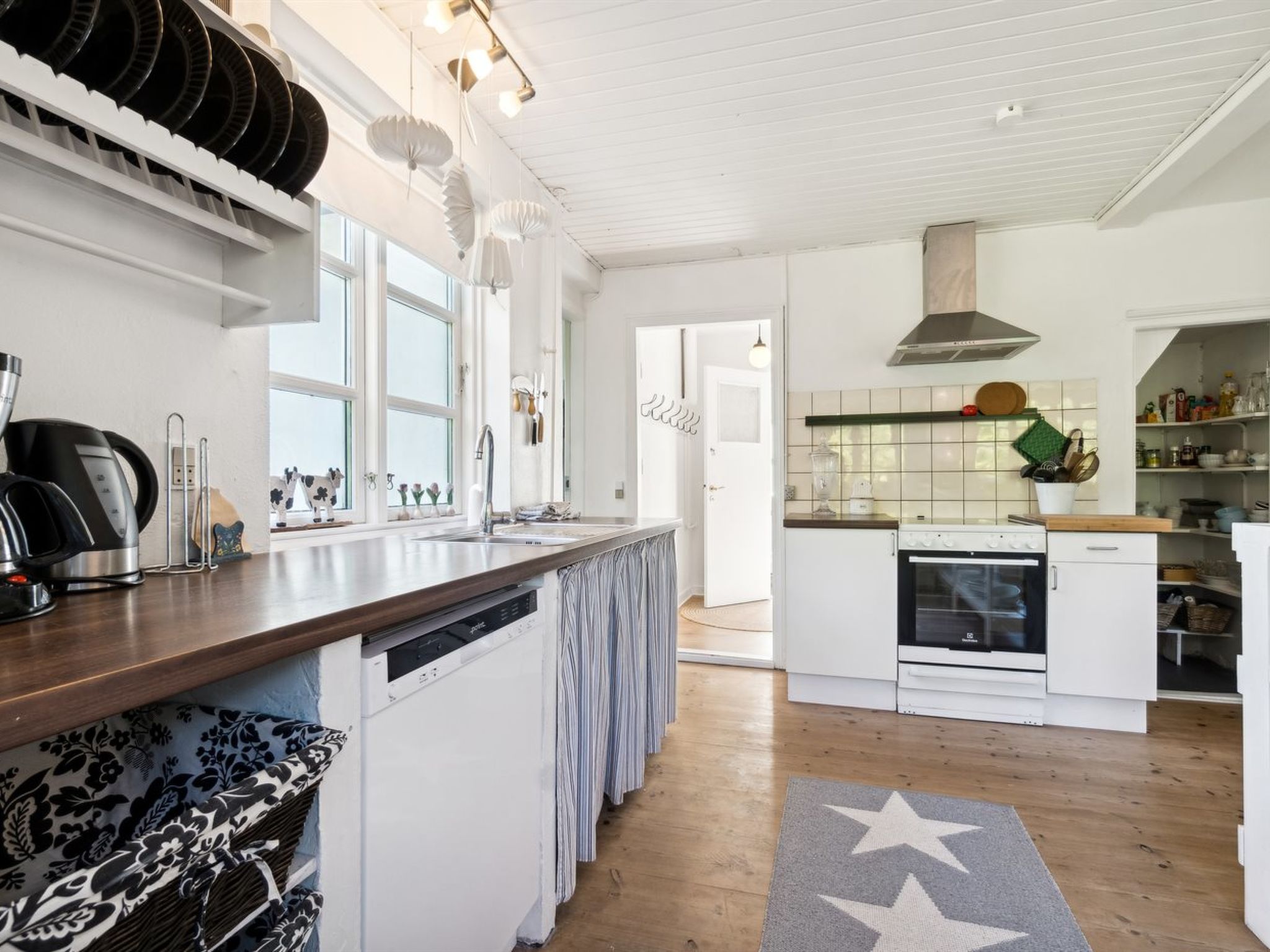 "Tuva" - 3.6km from the sea-Binnen