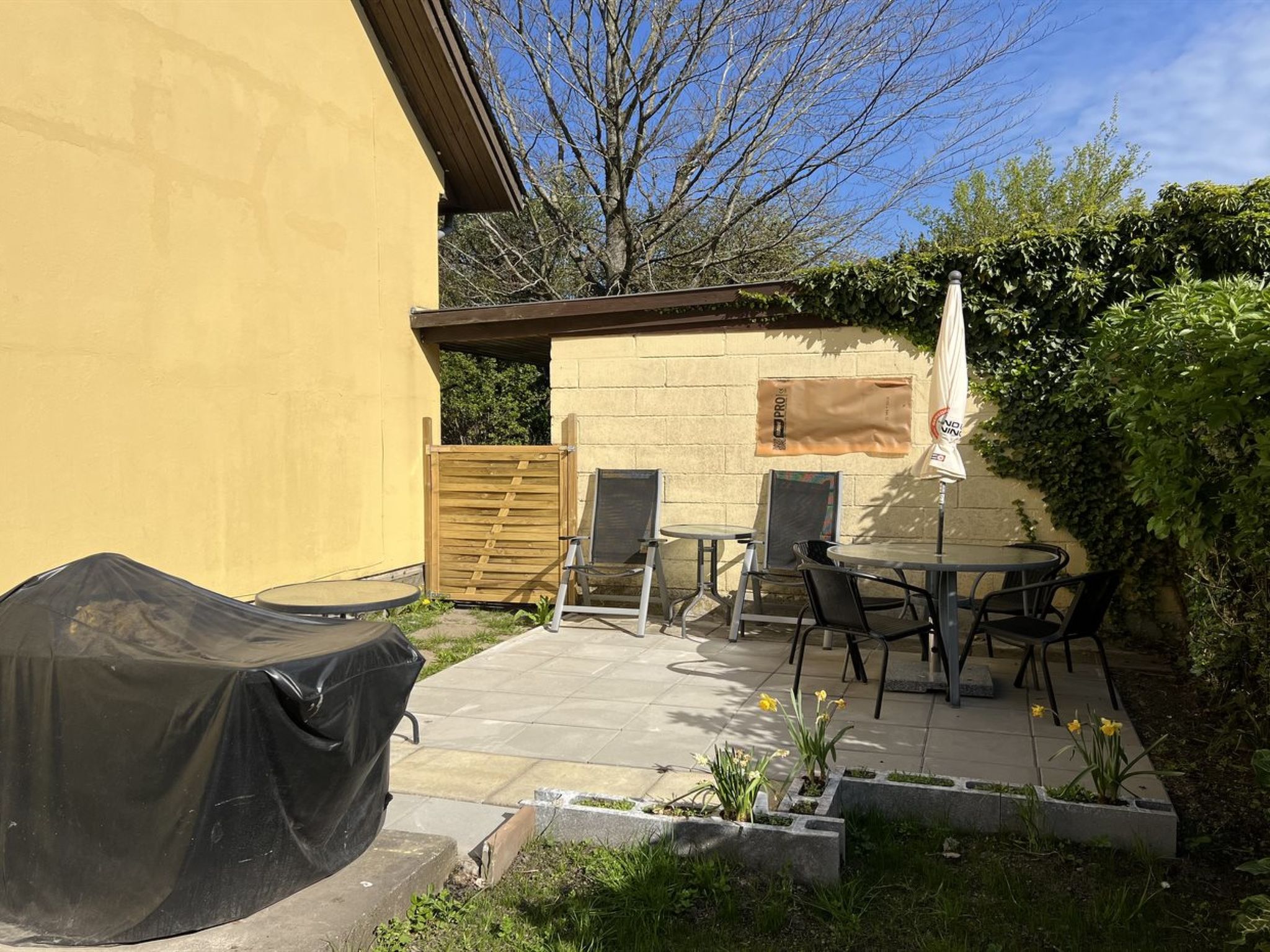 "Thera" - 5km from the sea - Buiten