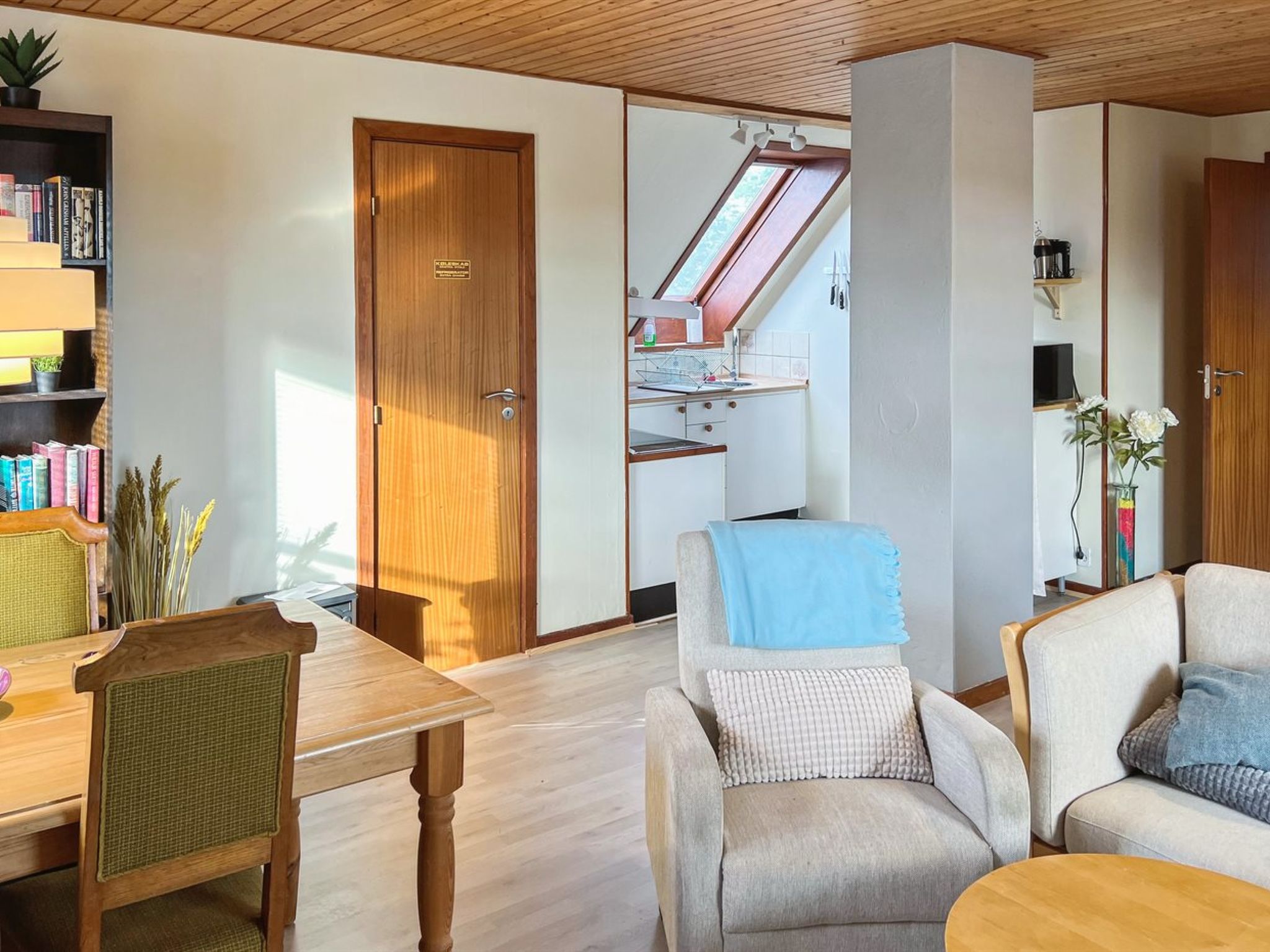 "Thera" - 5km from the sea - Binnen