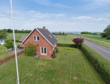 Vakantiehuis op 1,0 km van zee in Gudhjem met zeezicht - thumbnail 1