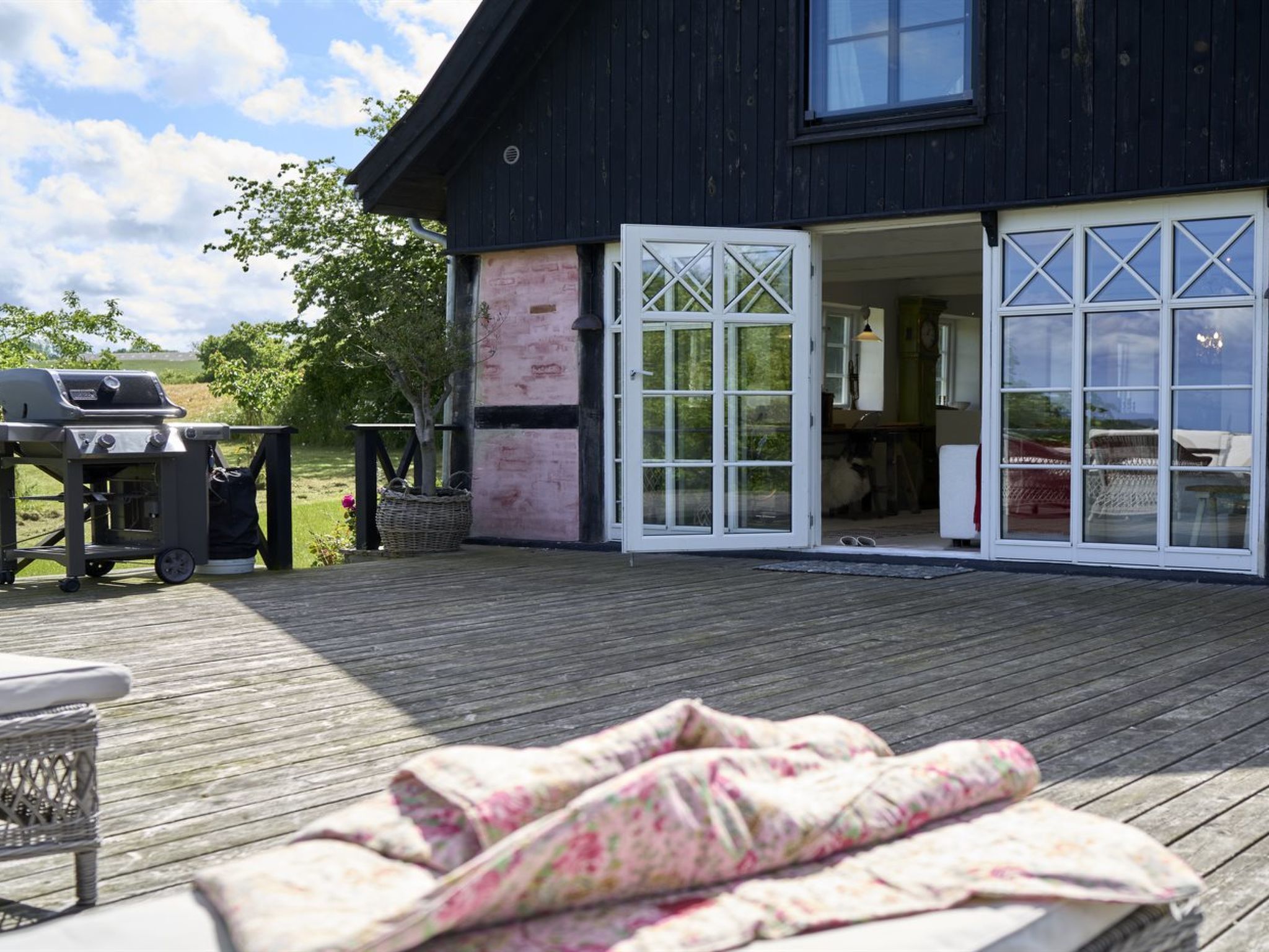"Merrit" - 250m from the sea