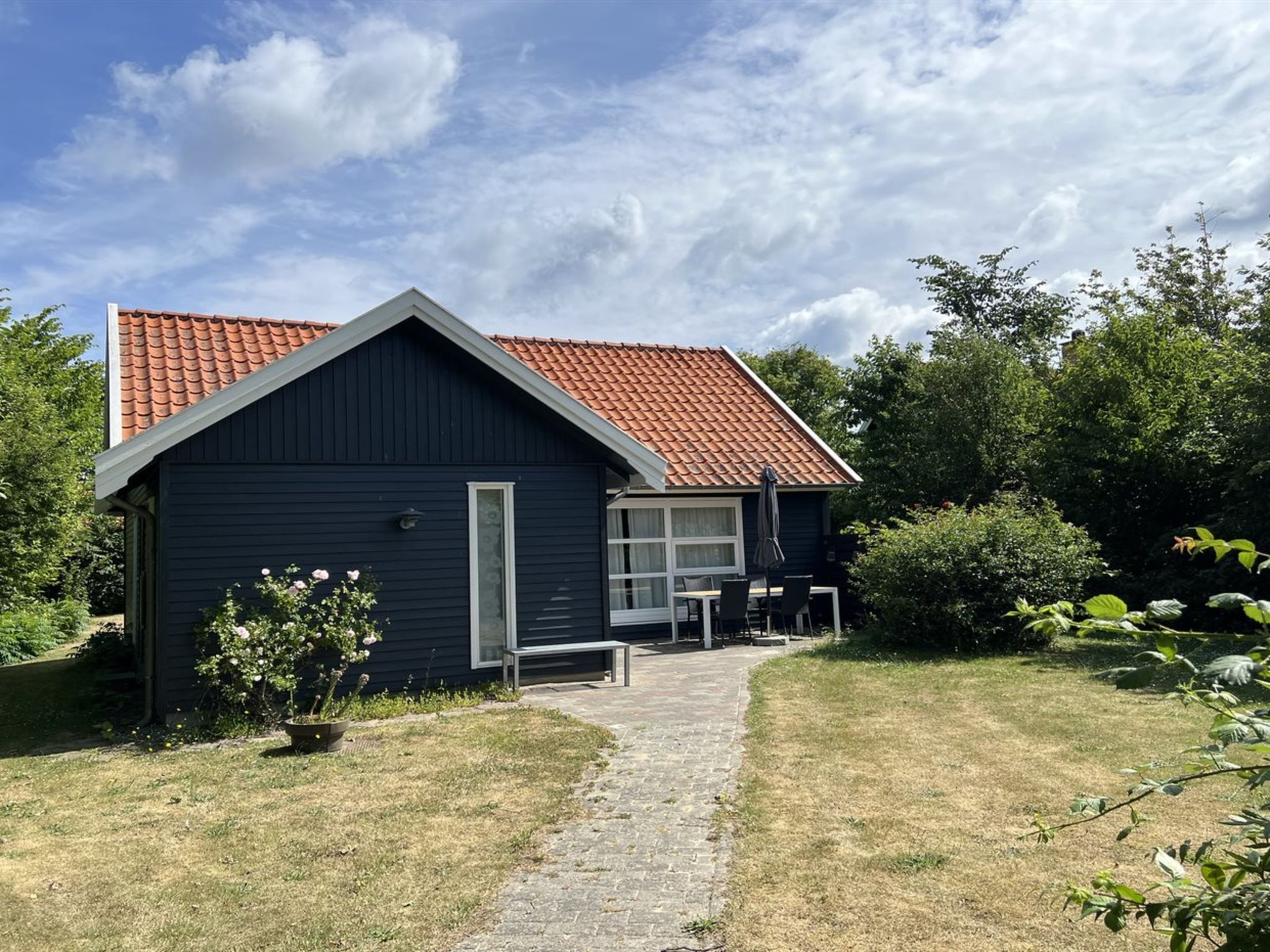 "Skyler" - 250m from the sea