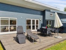 Kindvriendelijke vakantiewoning met terras nabij Gudhjem, op 2,8 km van zee - thumbnail 1