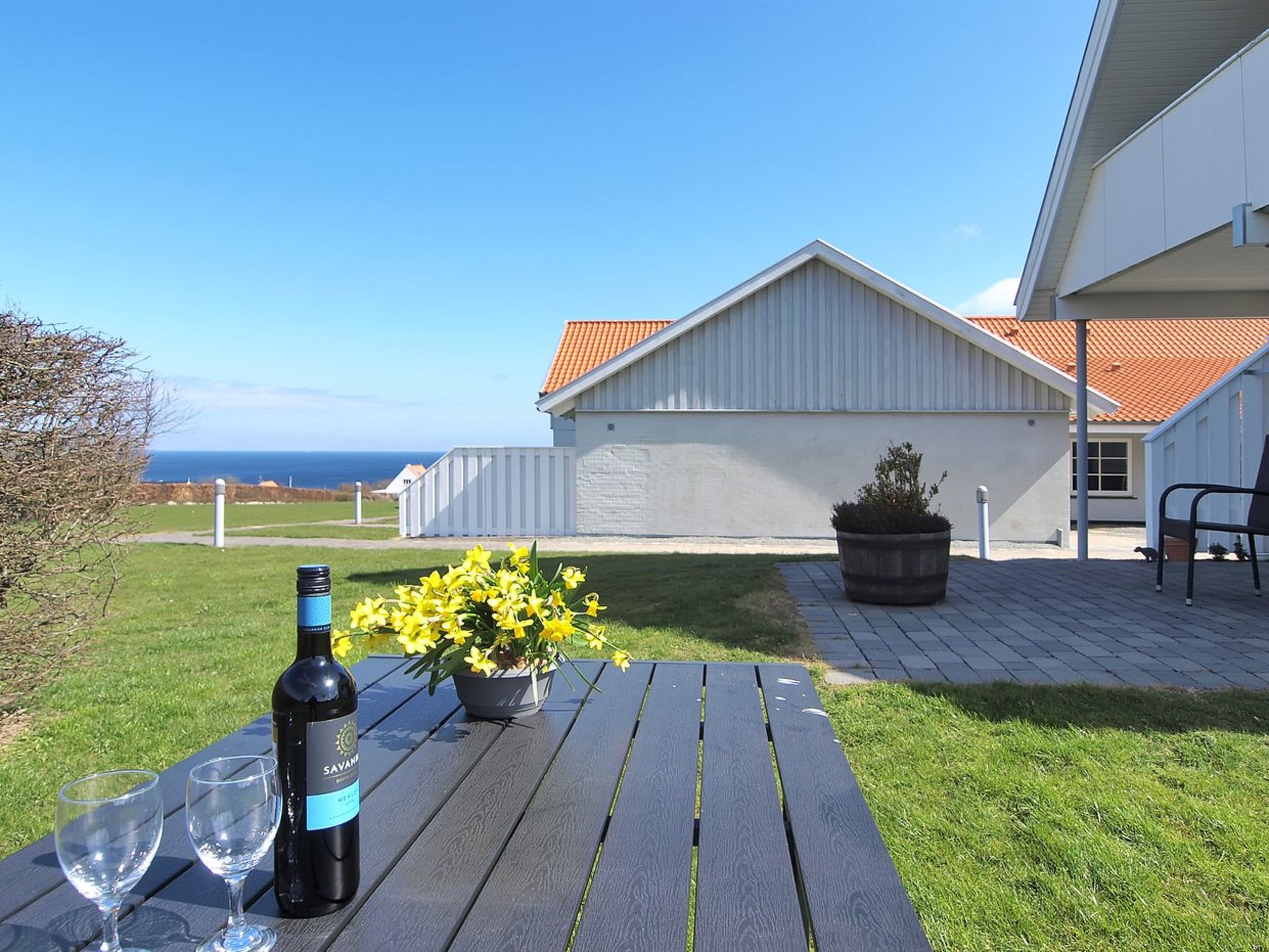 "Hunter" - 400m from the sea-Buiten