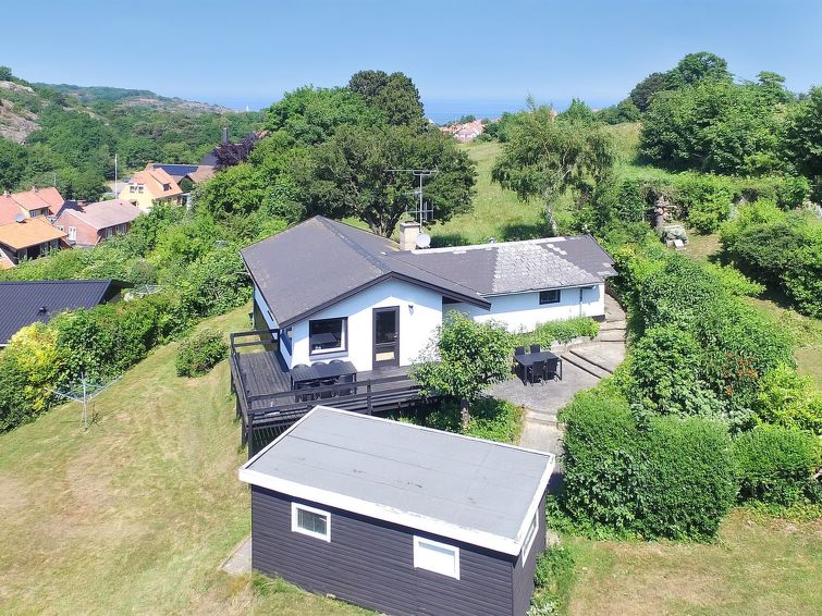 "Cristiana" - 950m from the sea", 3-Zimmer-Haus 95 m2. Objekt geeignet für 6 Erwachsene. Wohnzimmer mit 1 Doppeldiwanbett, TV, CD, Stereoanlage und DVD. 1 Zimmer mit 1 Doppelbett. 1 Zimmer mit 1 Dopp..