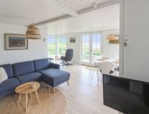 Gezellig vakantiehuis met open haard en zeezicht in Allinge - thumbnail 3
