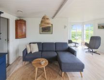 Gezellig vakantiehuis met open haard en zeezicht in Allinge - thumbnail 4