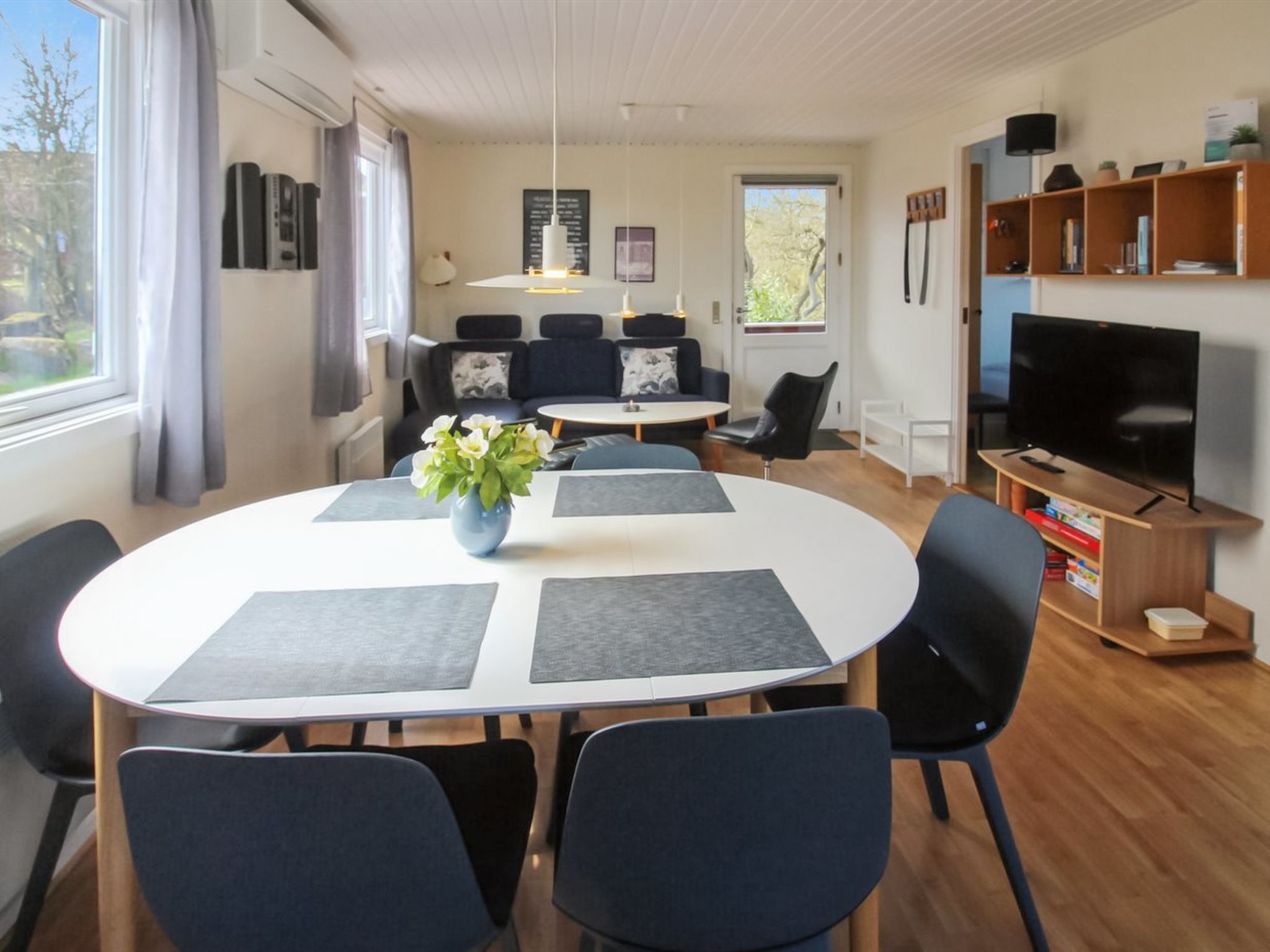 "Ebertina" - 500m from the sea - Binnen