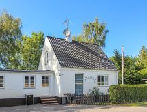 6-persoons vakantiehuis in Allinge met open haard - thumbnail 1
