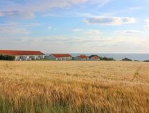"Annemai" - 500m from the sea