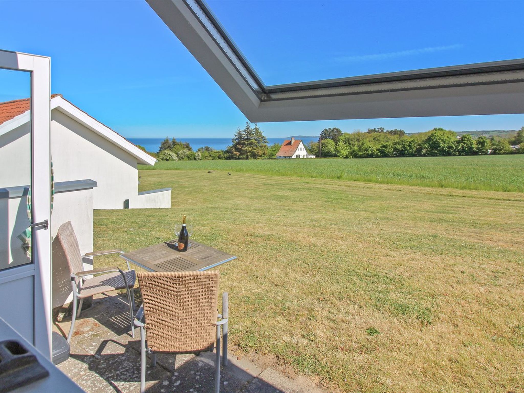 "Annemai" - 500m from the sea - Outside