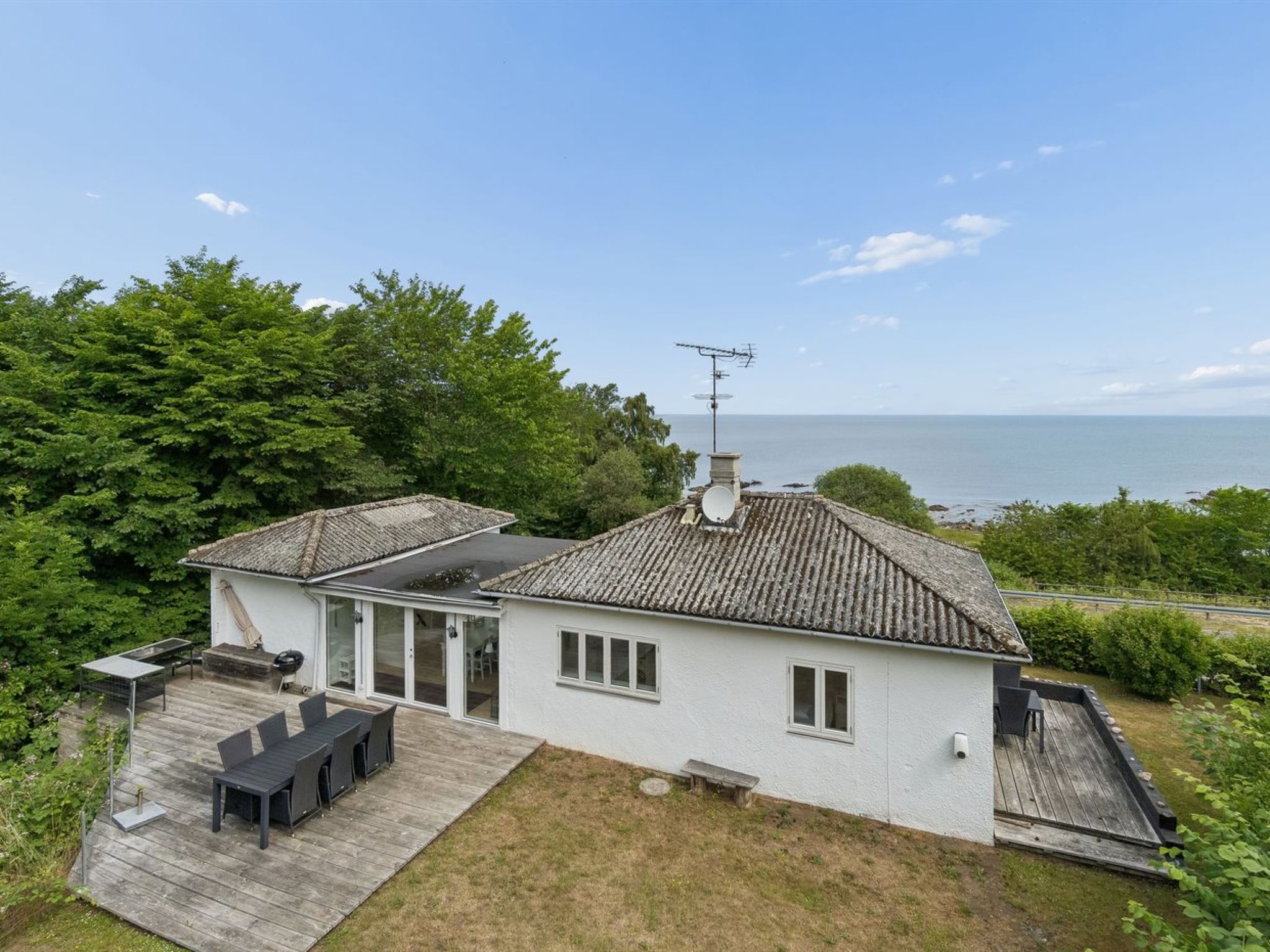 "Ensio" - 150m from the sea - Outside