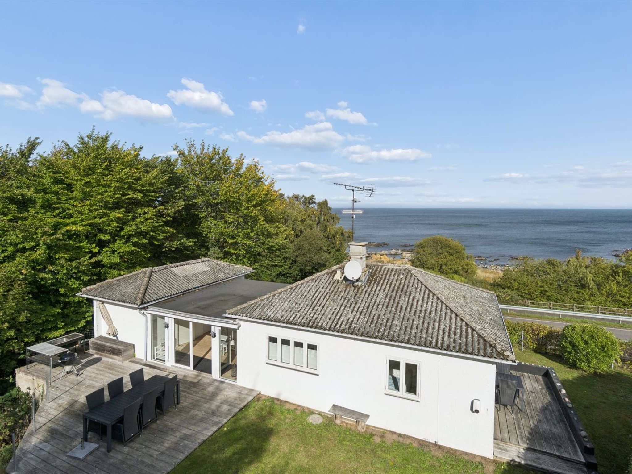 "Ensio" - 150m from the sea