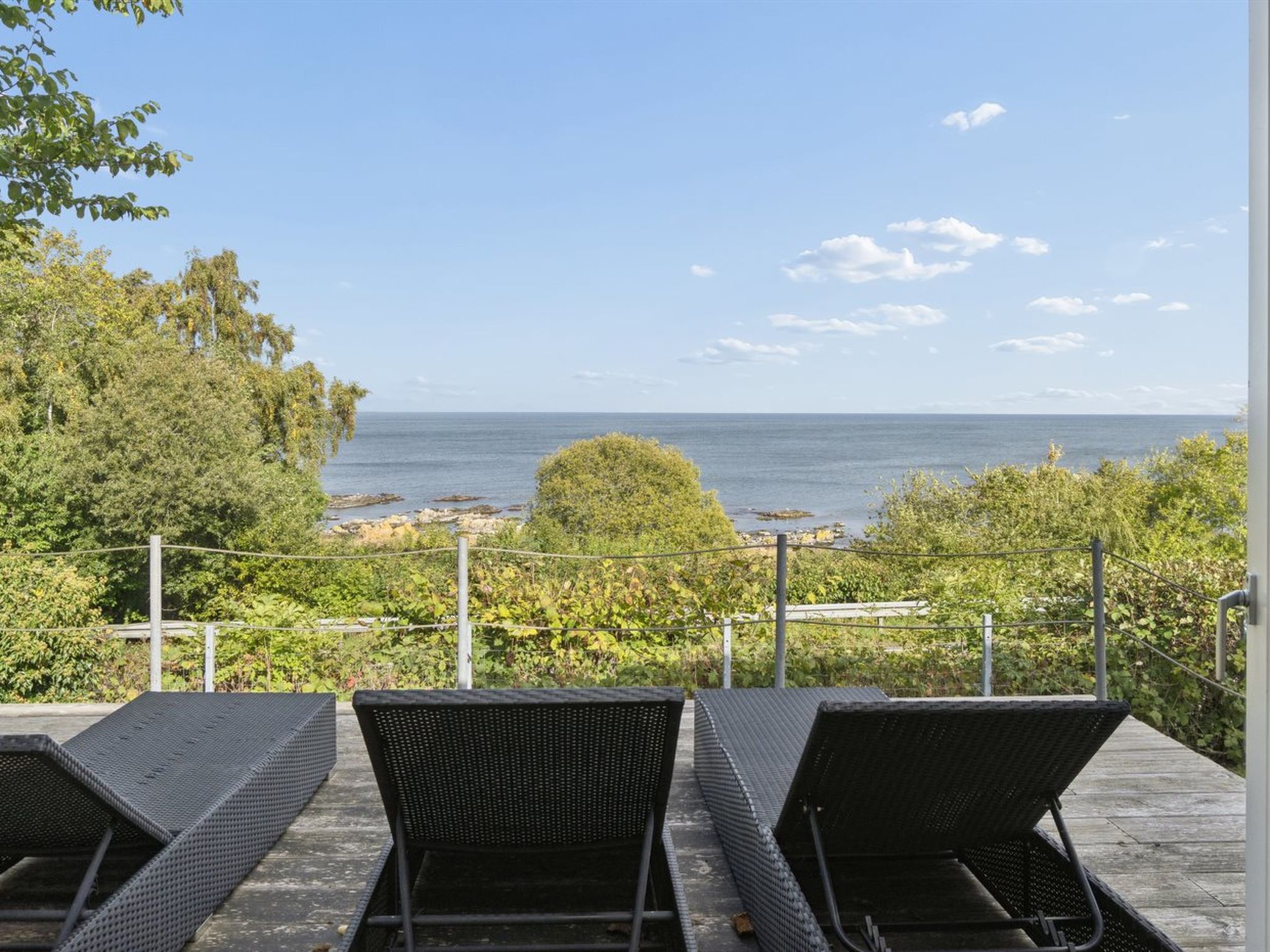 "Ensio" - 150m from the sea