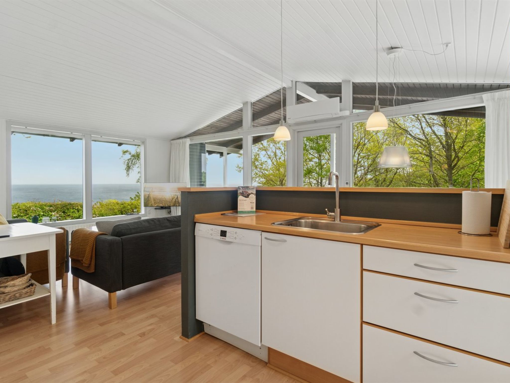 "Esben" - 350m from the sea - Binnen