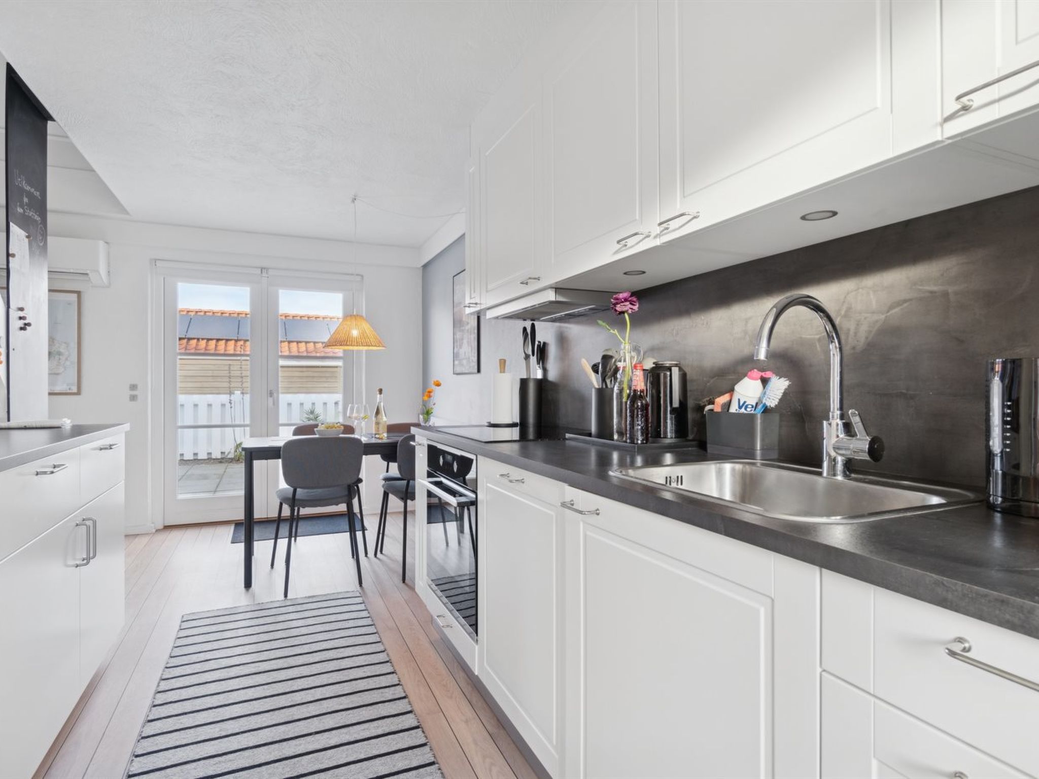 "Majvi" - 300m from the sea-Binnen