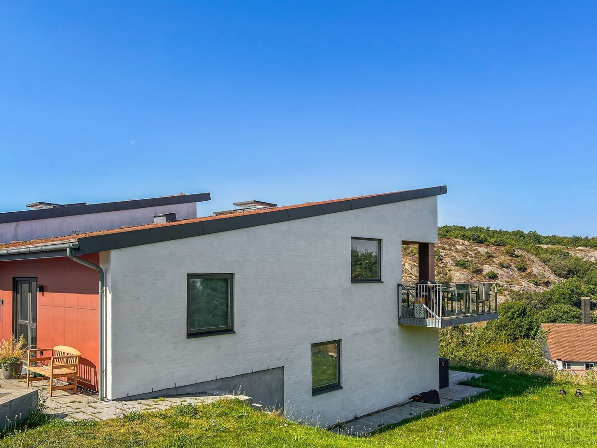 "Sasser" - 450m from the sea