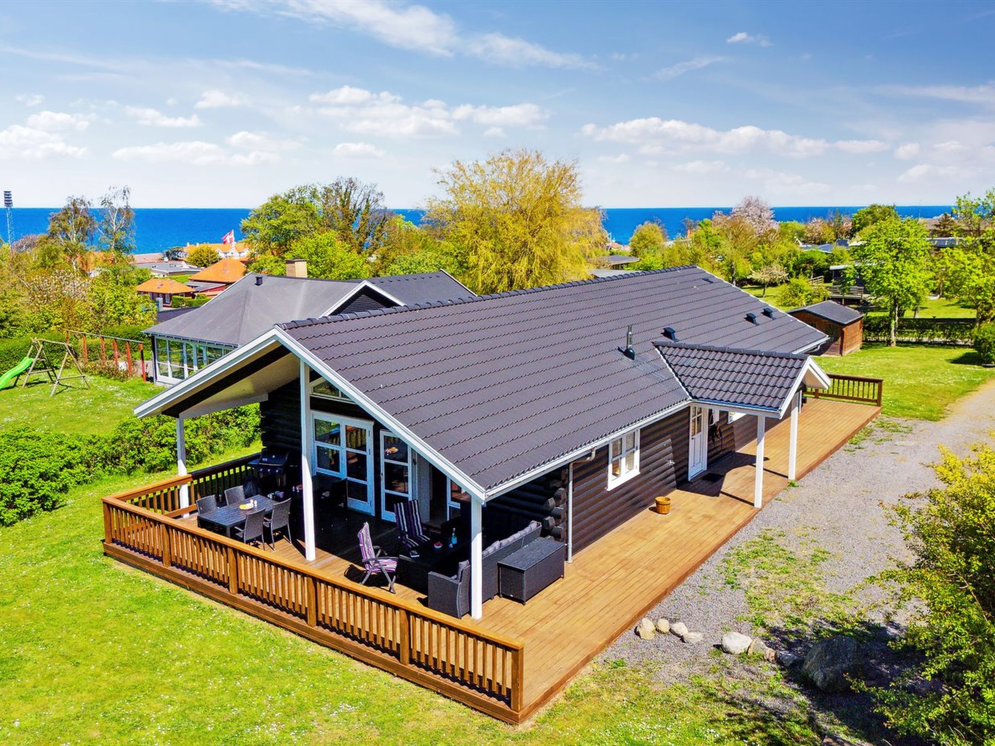 "Hjalmar" - 400m from the sea