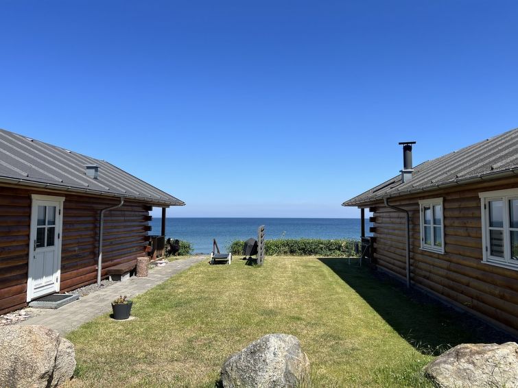 Vakantiehuis aan zee in Allinge met zeezicht en open haard in Allinge