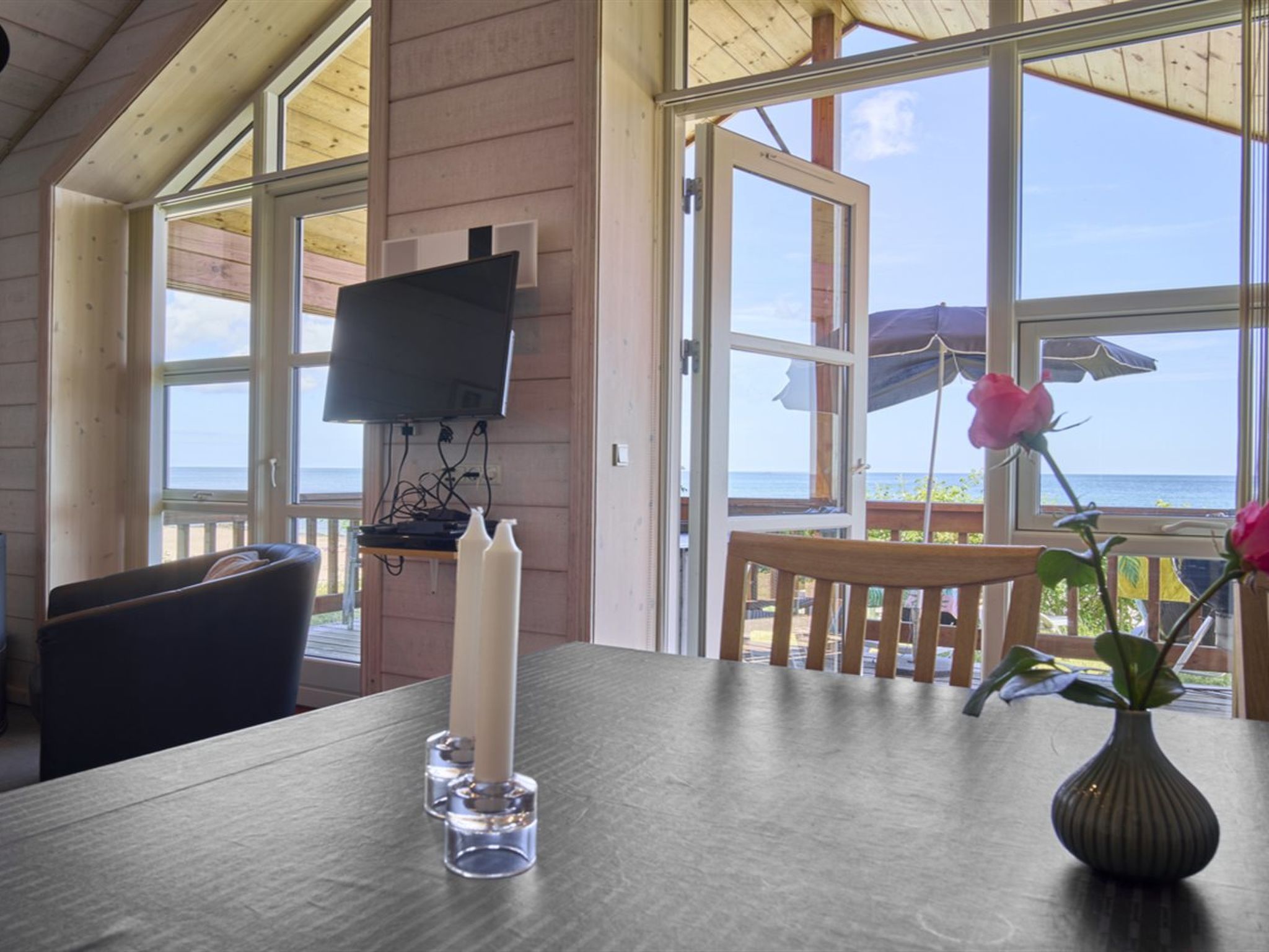 Vakantiehuis aan zee in Allinge met zeezicht en open haard - foto 10