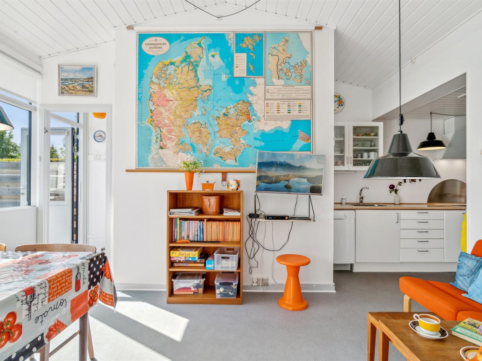 "Effy" - 300m from the sea - Binnen