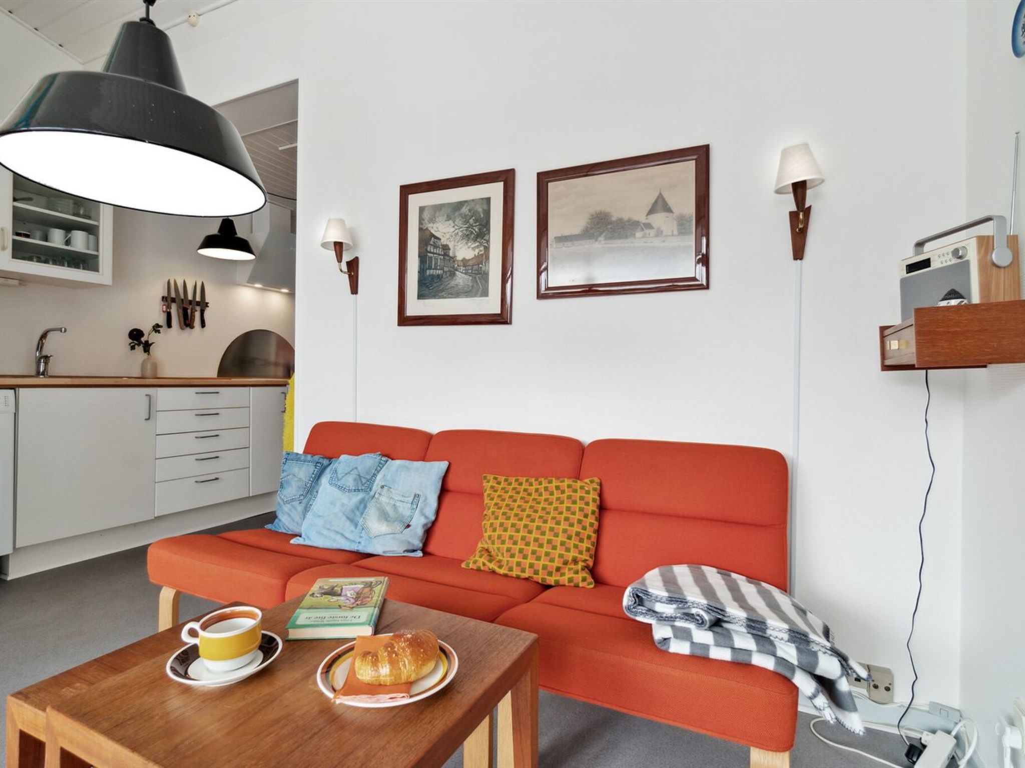 "Effy" - 300m from the sea - Binnen