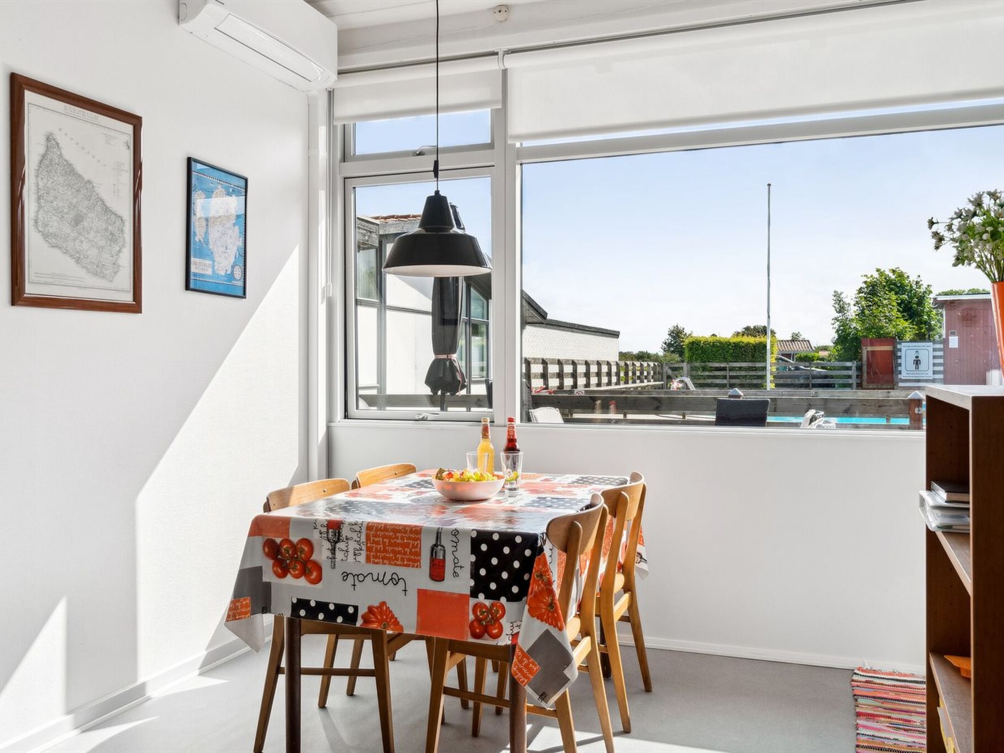 "Effy" - 300m from the sea - Binnen