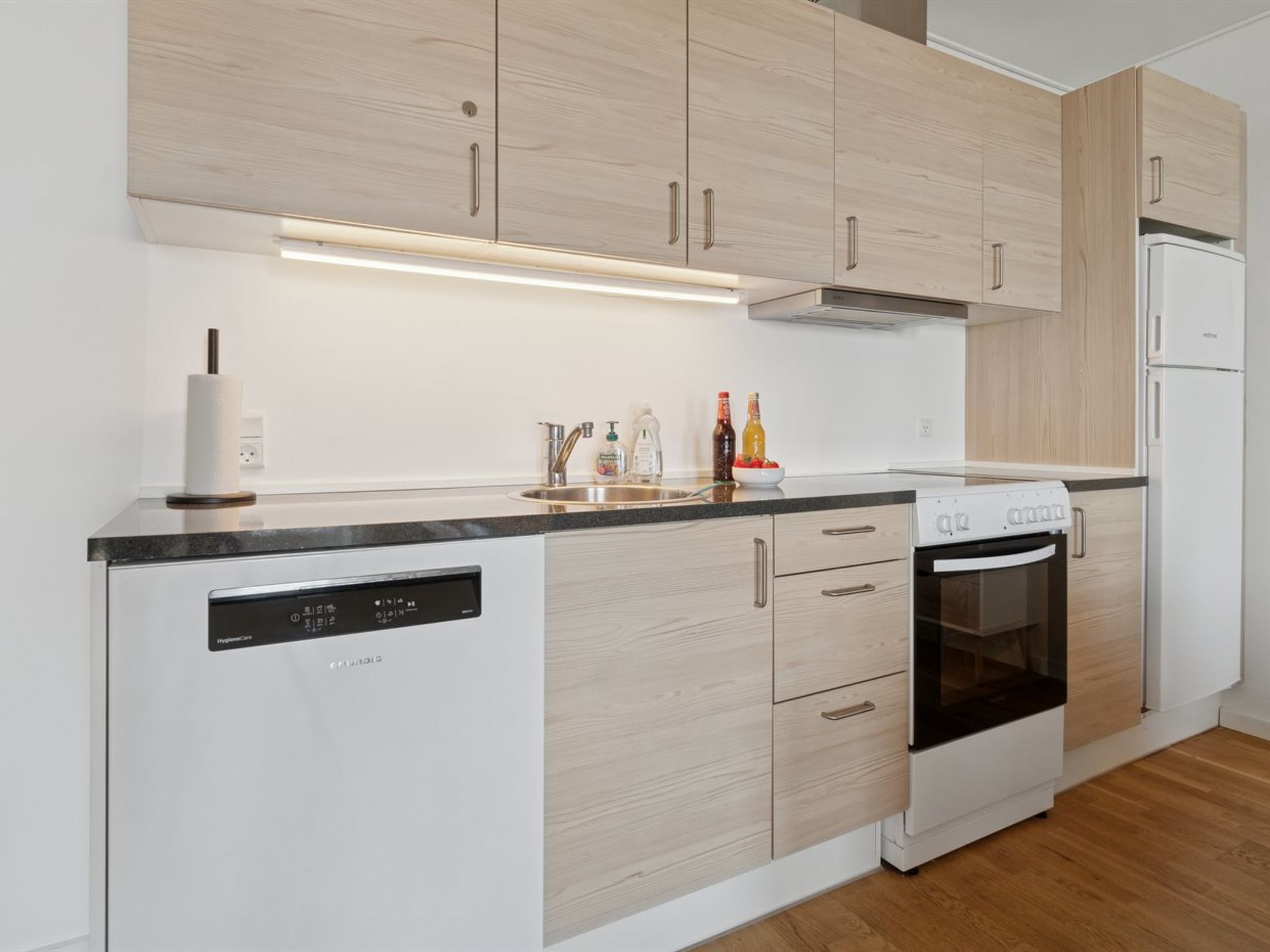 "Juna" - 50m from the sea-Binnen