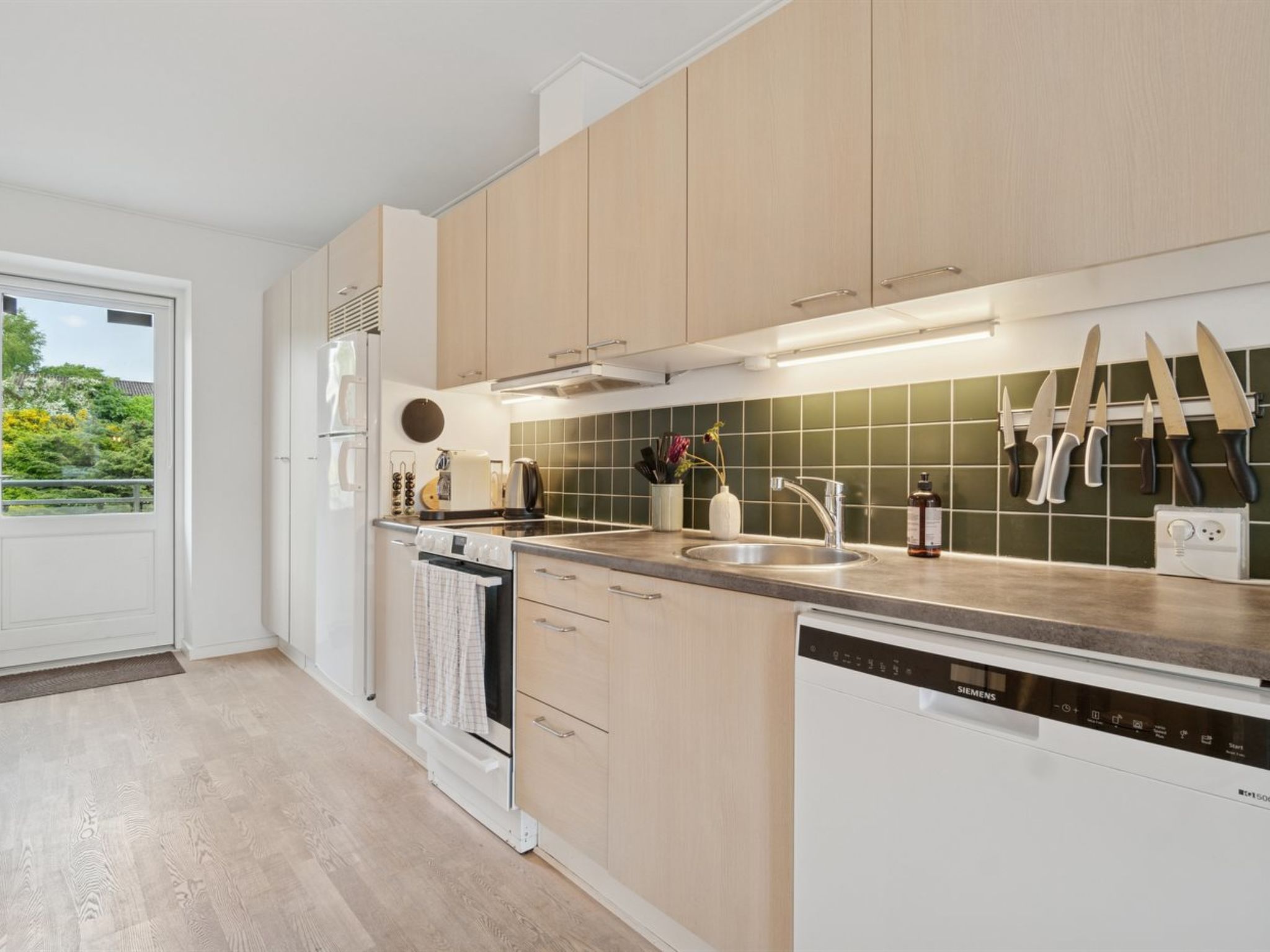 "Yosefin" - 50m from the sea - Drinnen