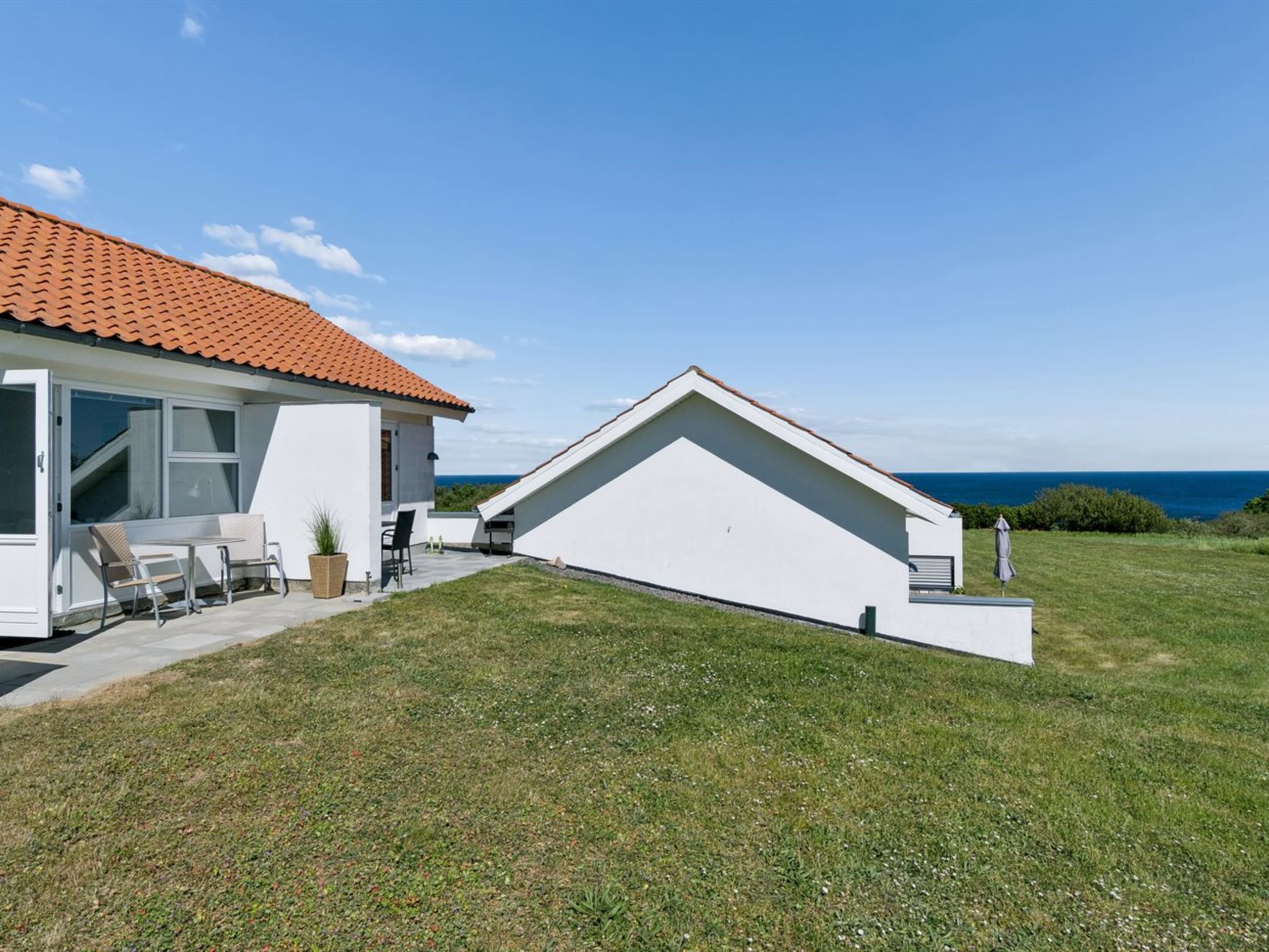 "Kirsti" - 300m from the sea - Buiten
