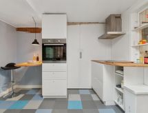 Historische vakantiewoning 'Ariela' op 150 meter van de Oostzee bij Allinge - thumbnail 3