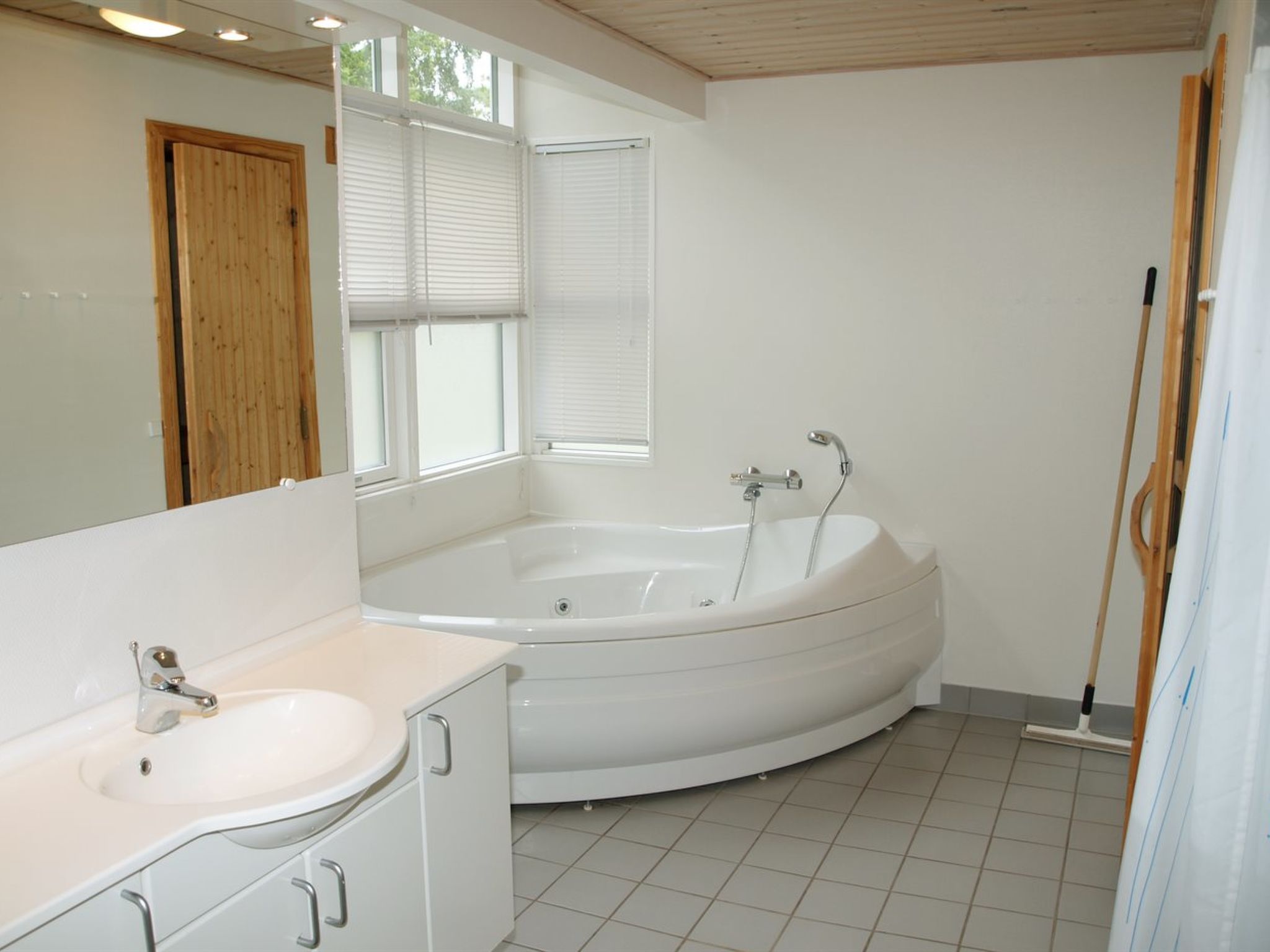 "Dilan" - 600m from the sea - Binnen