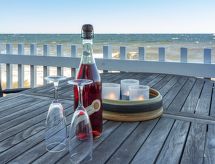 Ruim vakantiehuis Halldora direct aan zee bij Hasle op Bornholm - thumbnail 1