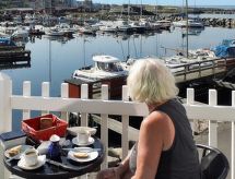Ruim vakantiehuis Halldora direct aan zee bij Hasle op Bornholm - thumbnail 2