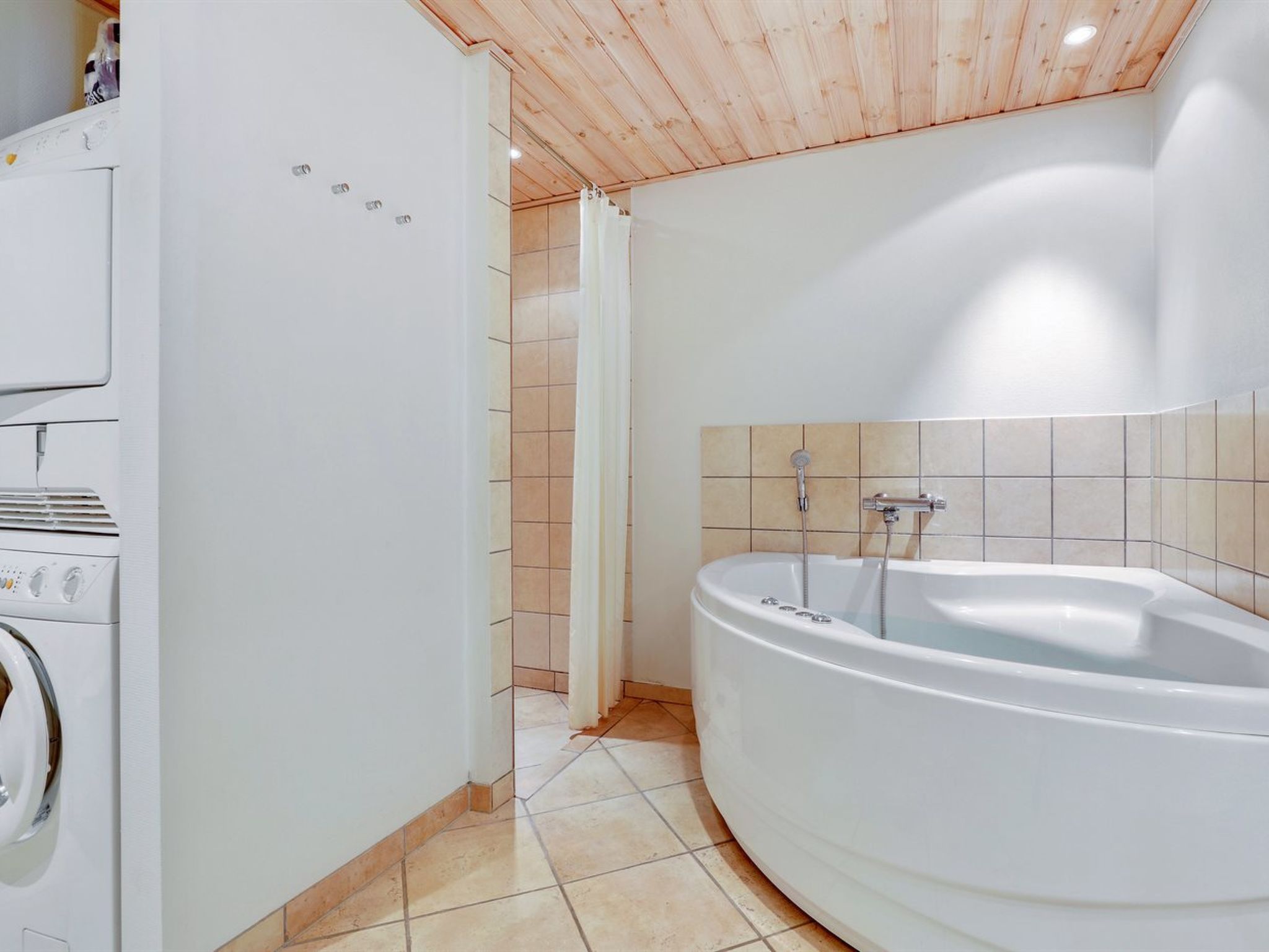 "Halldora" - 10m from the sea - Inside