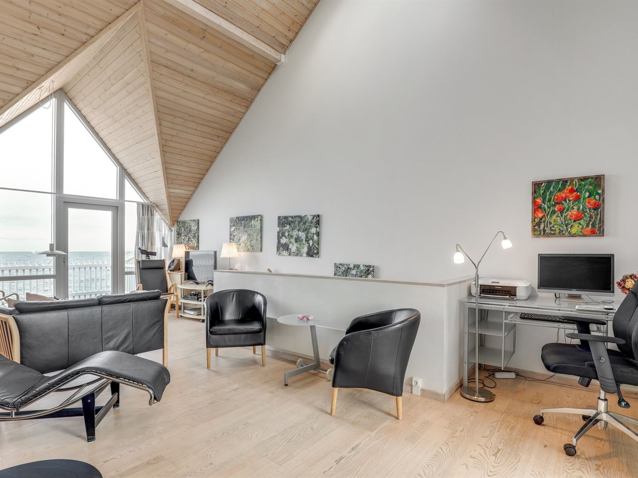 "Halldora" - 10m from the sea - Inside