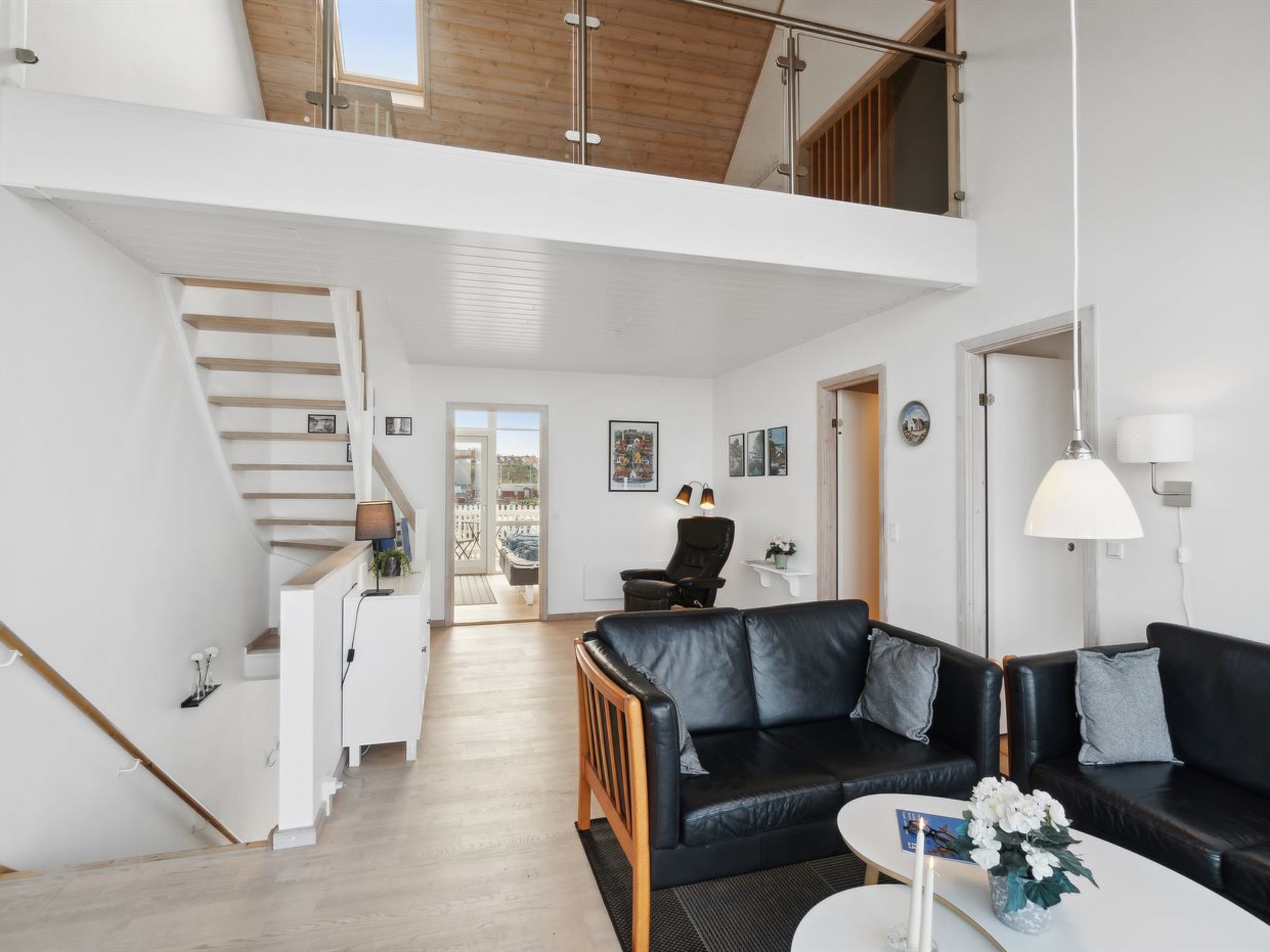 "Fridhild" - 10m from the sea - Binnen