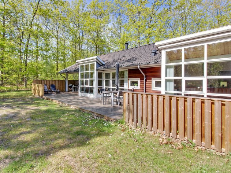 Op 500 m van zee: Ruim vakantiehuis met sauna in Hasle in Hasle