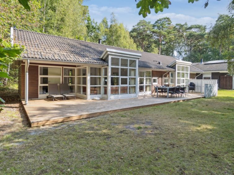 Vakantiehuis met open haard en sauna in Hasle, vlakbij zee in Hasle