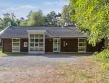 Vakantiehuis met open haard en sauna in Hasle, vlakbij zee - thumbnail 3