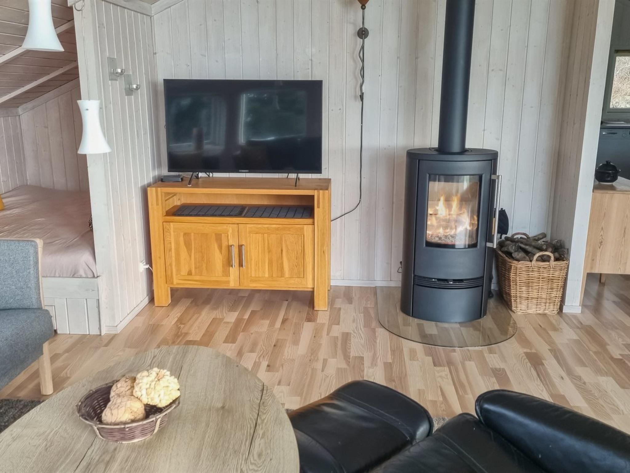 "Lahja" - 400m from the sea - Binnen